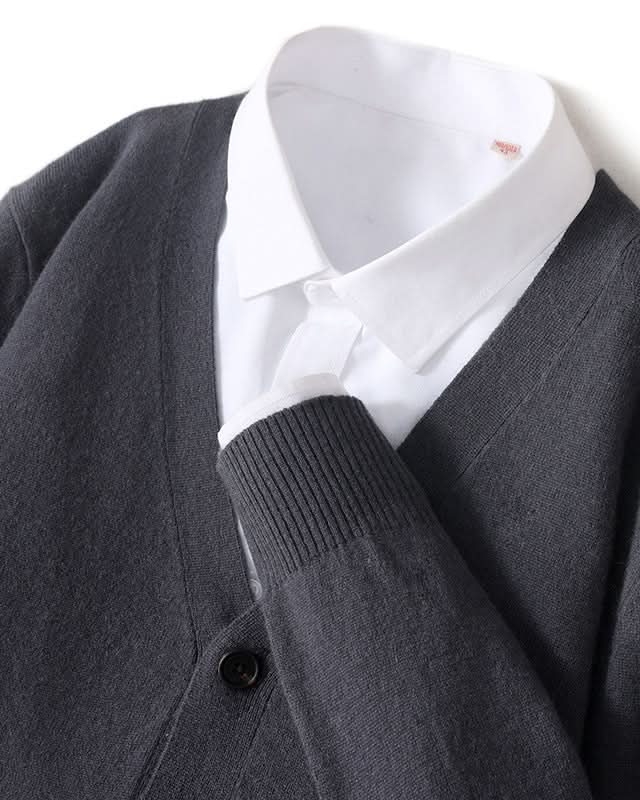 Ashford™ – Extrafine Wool V-Neck Cardigan